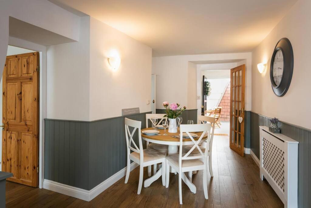 Blue Skies Apartment - Harbour Views Torquay Exterior photo