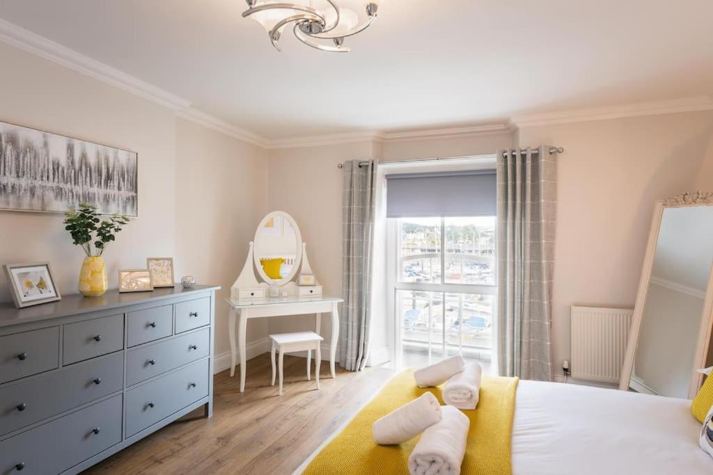 Blue Skies Apartment - Harbour Views Torquay Exterior photo